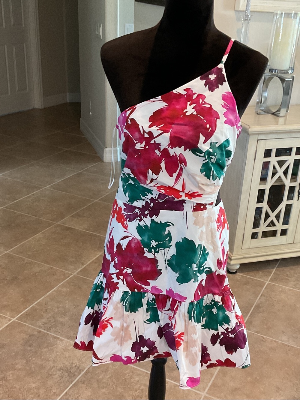 MILLY BRinlee contour dress, side zip, floral pattern, one shoulder, size 10